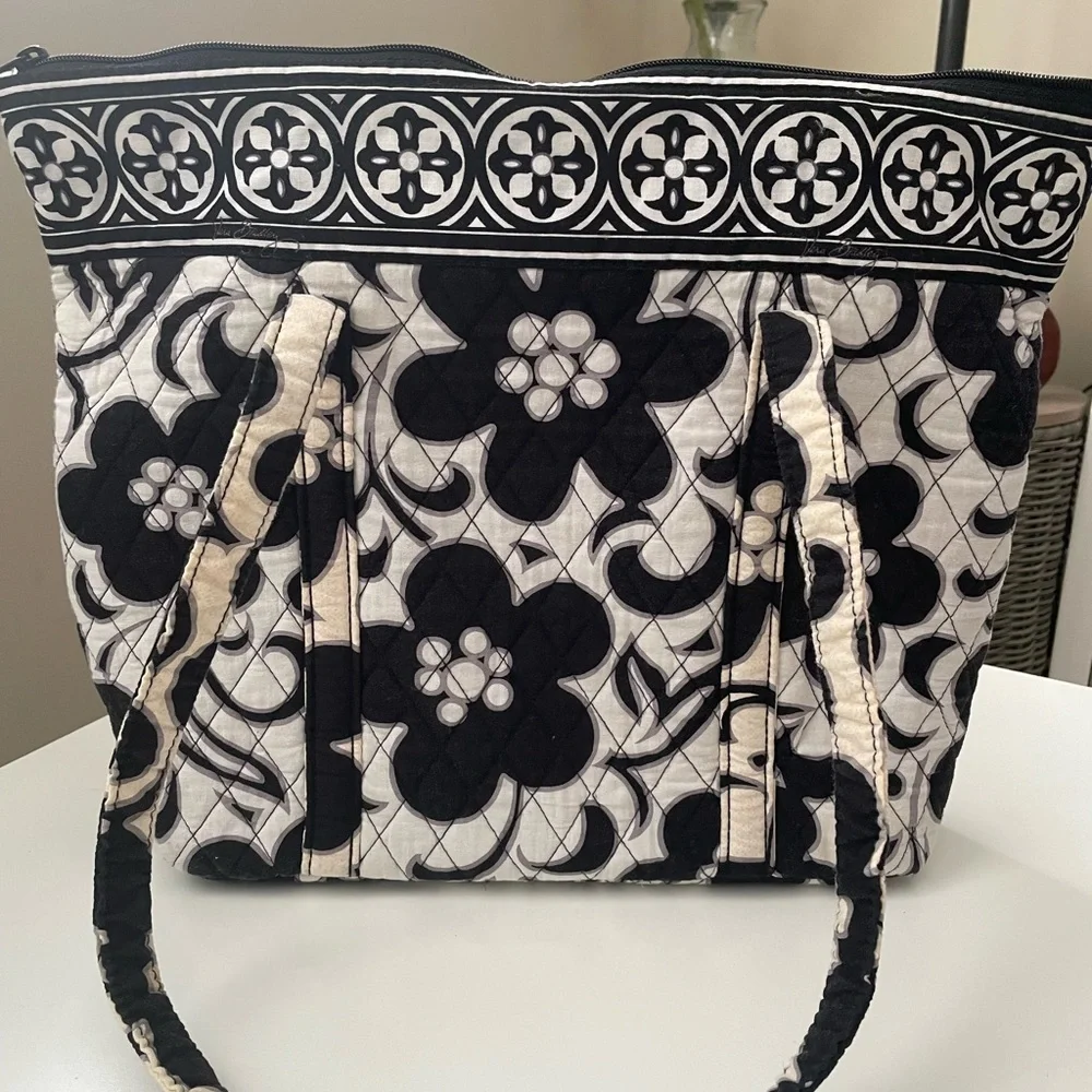 Vera Bradley Black‎ and White large  Tote Bag